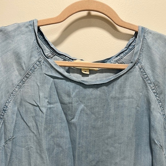 CLOTH & Stone Anthropologie Short SleeveChambray Top size medium - Picture 2 of 8